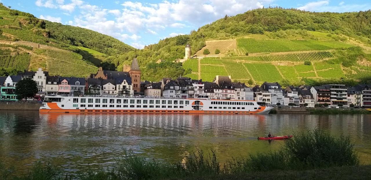 Mosel-Appartements Nehren Zell Exterior foto