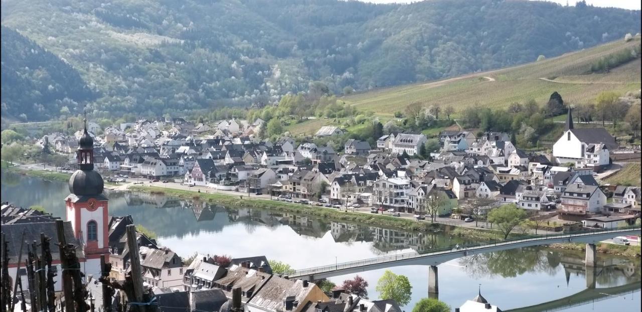 Mosel-Appartements Nehren Zell Exterior foto