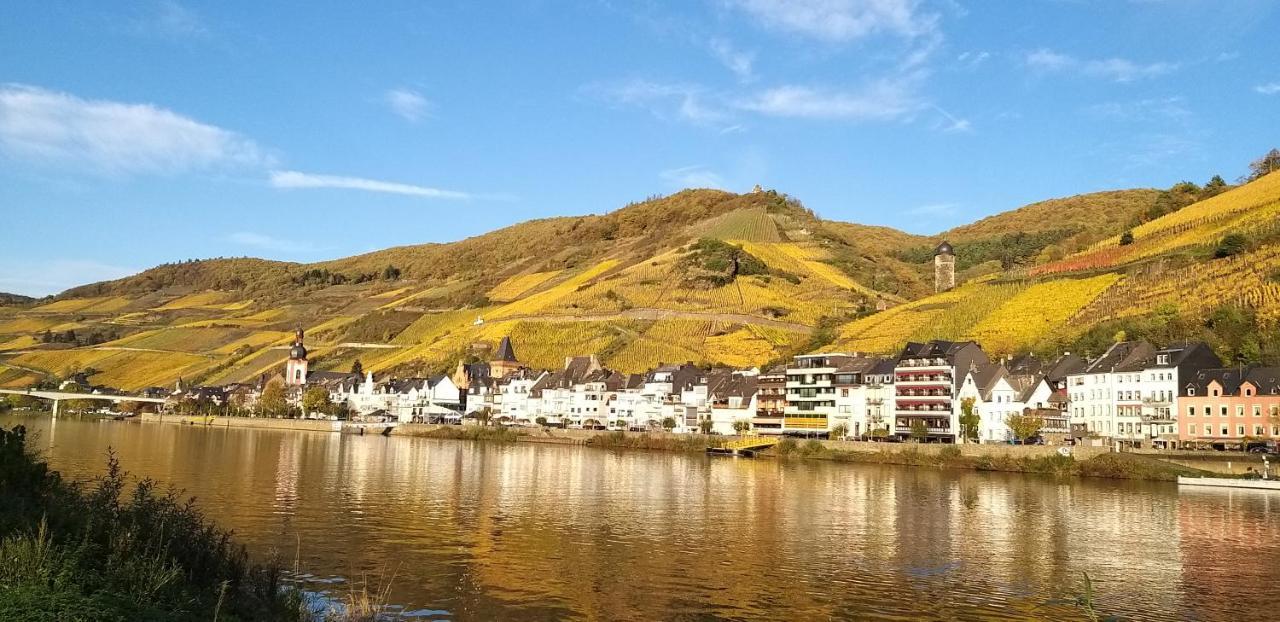 Mosel-Appartements Nehren Zell Exterior foto
